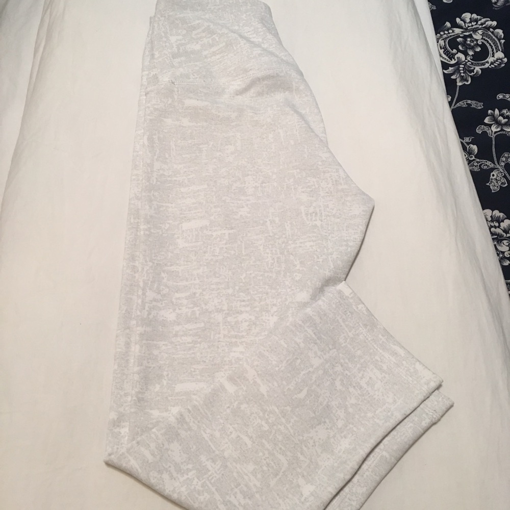Size small marble grey and white leggings